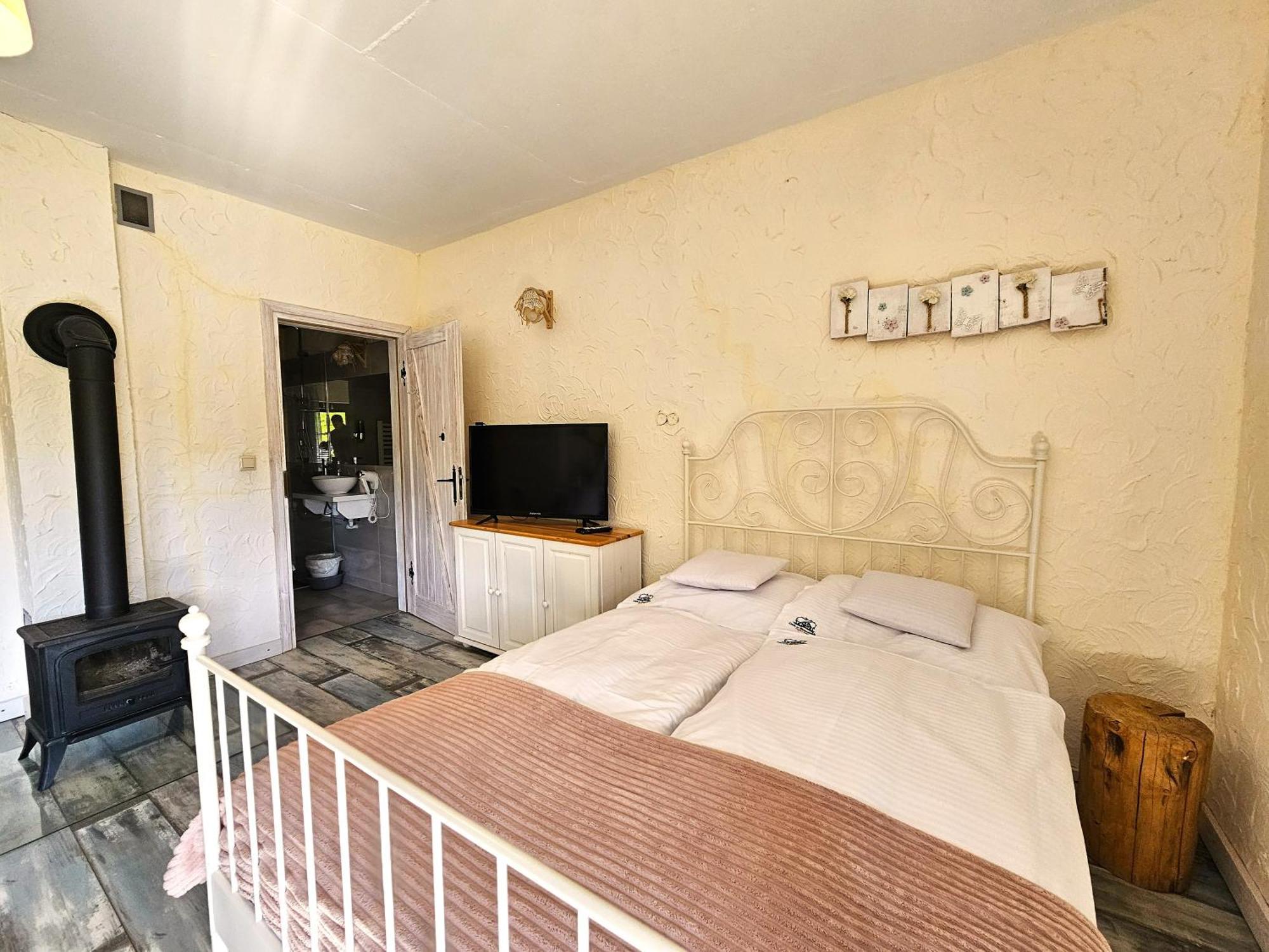 Chata W Bieszczadzie Apartamenty I Domki Z Sauna Bieszczady Polańczyk Exteriör bild